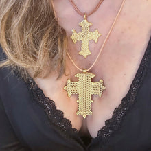 Charger l'image dans la galerie, Collection « Étrusque » croix & arabesques