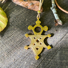Charger l'image dans la galerie, Collection « Étrusque » croix & arabesques