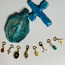 Charger l'image dans la galerie, Grigris Croix & Médailles